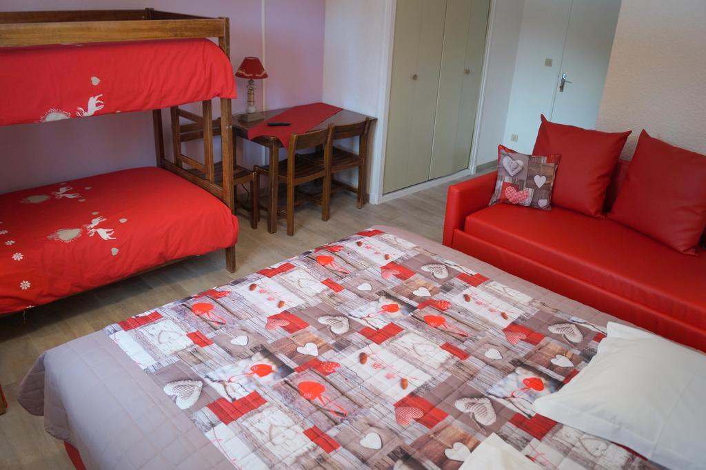 - Restaurant Le Blanchon Hotel 2*